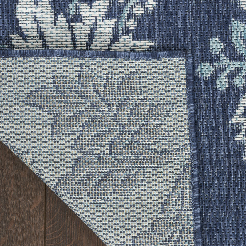 Rectangle Pamilyn Floral Polypropylene Indoor/Outdoor Area Rug in White/Navy Blue, Rectangle 5' x 7'