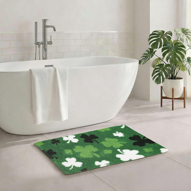 Tapis de bain vert à motif trèfle, 20 po x 32 po, antidérapant pour salle de bain et bord de piscine, tapis de décoration de la Saint-Patrick