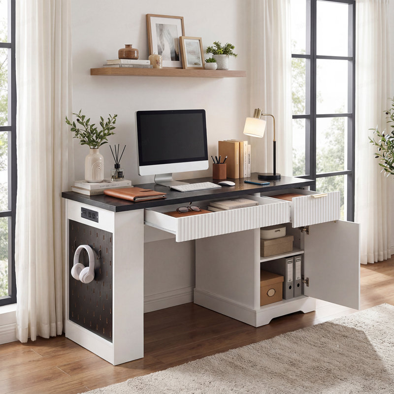 Bureau cannelé moderne de 55 po avec armoire de rangement et tiroirs, bureau d'écriture pour ordinateur avec prise de courant, panneau perforé, tablettes intégrées et plateau à clavier pour bureau, salon, bureau à domicile
