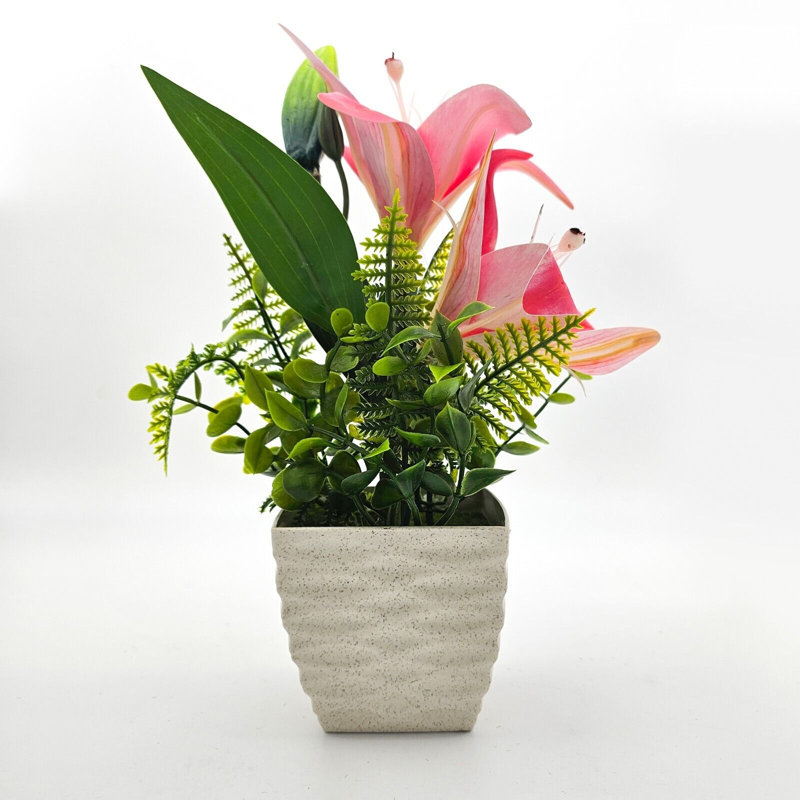 Nechama Lily Arrangement in Vase