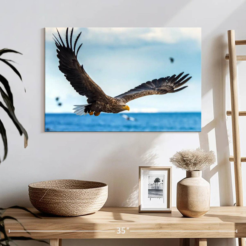 Aigle en vol, H 16 po x l 24 po