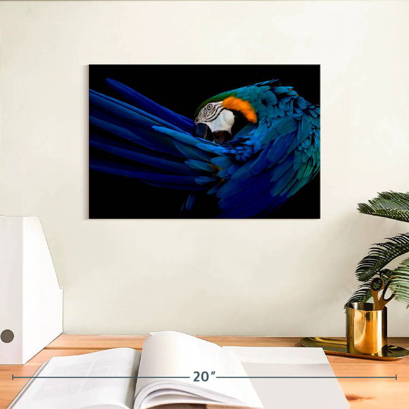 Majestic Macaw, 8" H x 12" W
