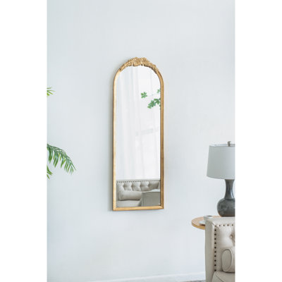 Miroir complet 19 po x 56 po pour le salon, la salle de bain et la chambre à coucher - Crochet de maquillage pour plancher de bois inclus, détails floraux dorés et complexes avec motifs dorés