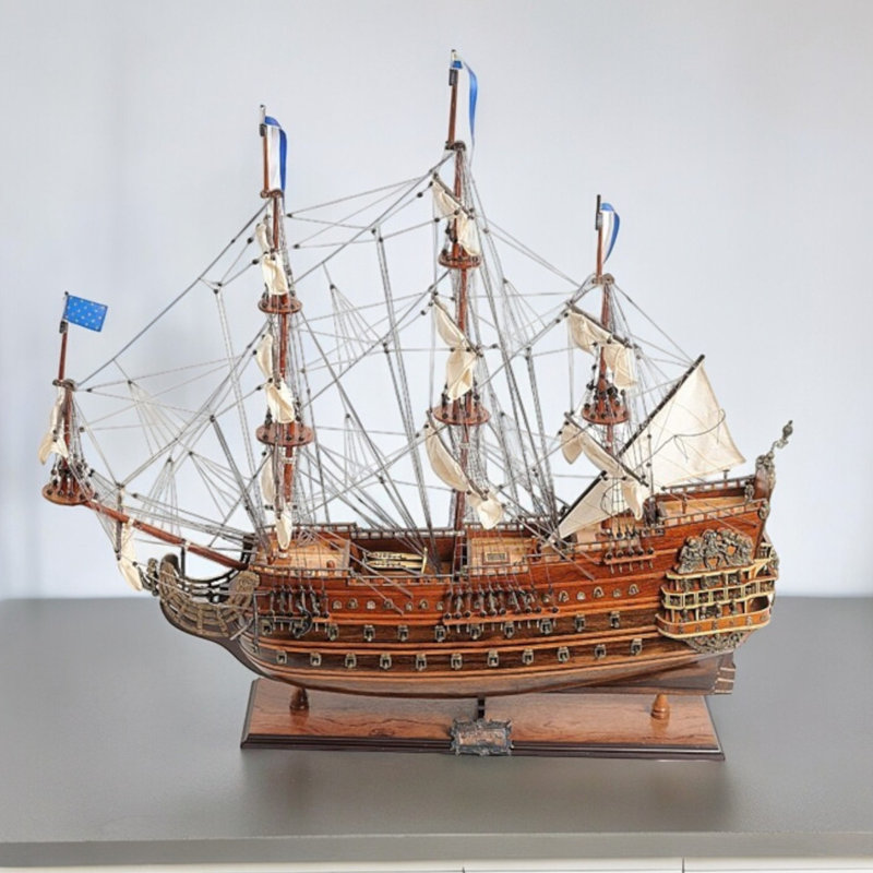 Bateau décoratif 27 po brun moyen en bois peint à la main Solei Royal