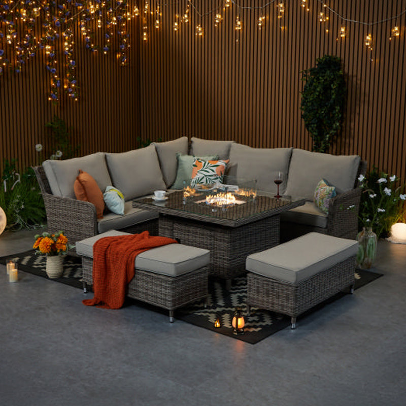 Nine-person Sofa Set With Standard Square Ice Bucket, Yes