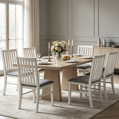 Ensemble de 6 chaises de salle à manger en bois, avec dossier à lattes rembourré.