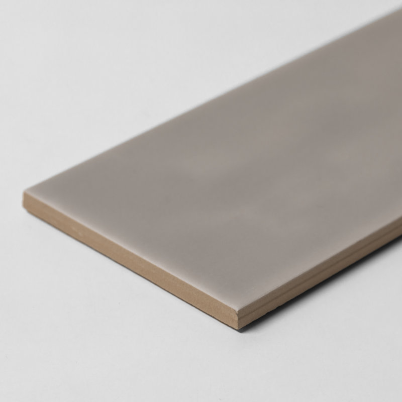 Carreau de mur de métro en céramique gris mat 3,5 po x 12 po Bedouin, Gris mat