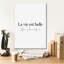 Art mural en toile Epic Graffiti «Life Is Beautiful In French» par Seven Trees Design, 18 po x 26 po