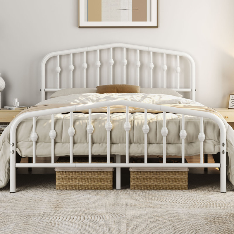 Metal Bed with Arched Headboard and Footboard, Kingsize (5'), White