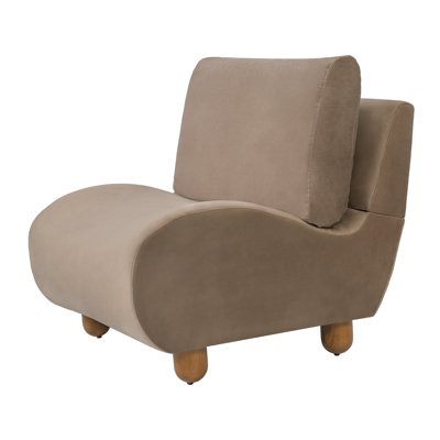 Chaise d'appoint rembourrée moderne Vernon avec silhouette courbée, coussins de dossier doubles et pieds en bois