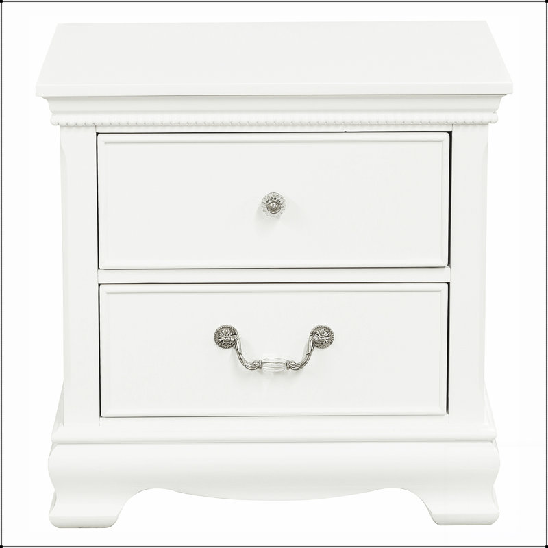 Table de chevet classique de style traditionnel avec tiroirs en queue d'aronde, finition en bois et quincaillerie élégante pour le décor de la chambre à coucher