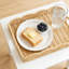 Plateau de service rectangulaire tissé avec bords et poignées festonnés, plateau décoratif en rotin synthétique pour table basse, coiffeuse et rangement-422462604