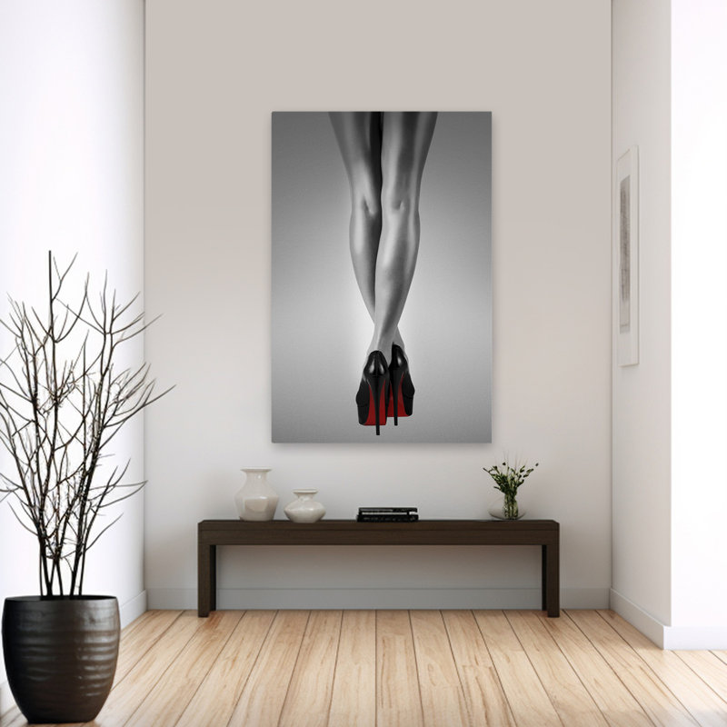 Fashion Red 2 - Photographie figurative fantaisie, chaussures d'art, H 60 po x l 40 po