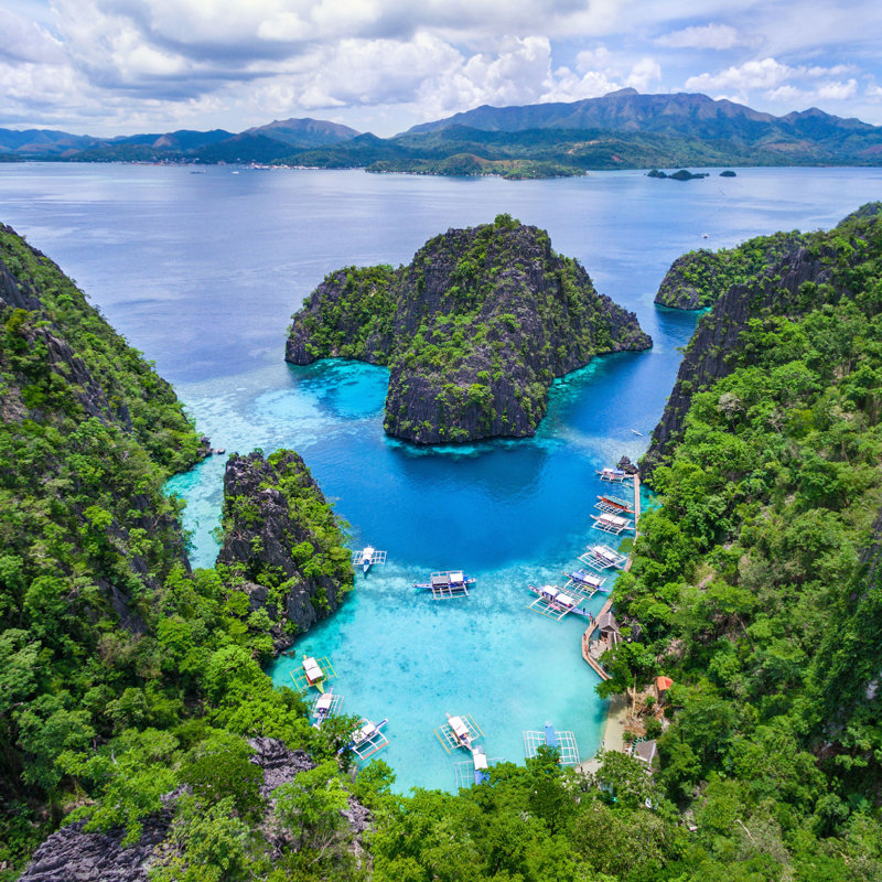 Lac Margaretang Kayangan, île Coron par R.M. Nunes - Photographie sur toile tendue, H 12 po x l 12 po