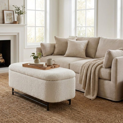 Banc de rangement Homepop Ellipse avec pieds en métal - Boucle crème avec fils