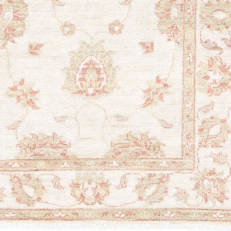 Tapis beige en laine noué à la main 2,8 pi x 3,6 pi avec motif floral sur tout le tapis