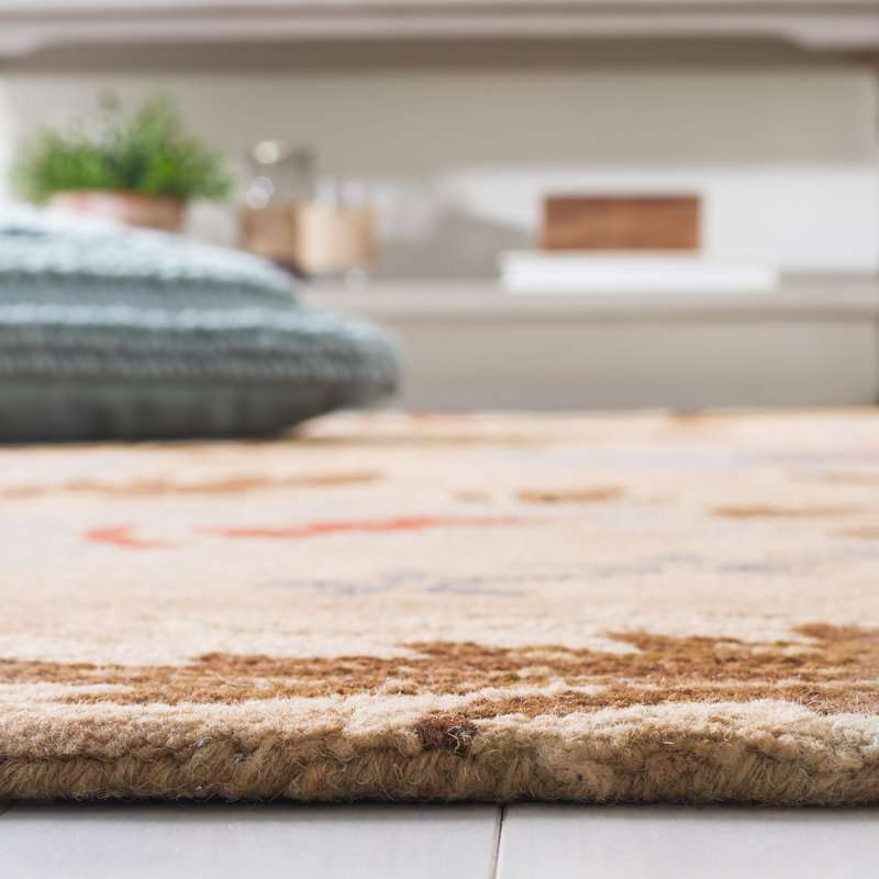 Emrick Blossom Hand Hooked Wool/Cotton/Latex Floral Rug in Beige, Rectangle 2'6" x 4'