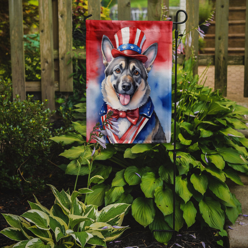 Drapeau patriotique du jardin américain, Elkhound norvégien