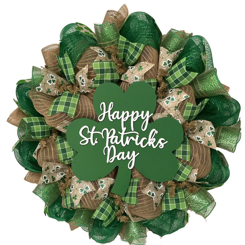Couronne de trèfle en bois avec lettrage en relief Happy Happy St Patrick's Day