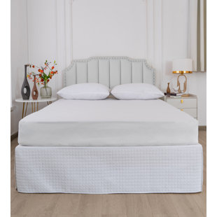 Grid 14" Quilted Bed Skirt