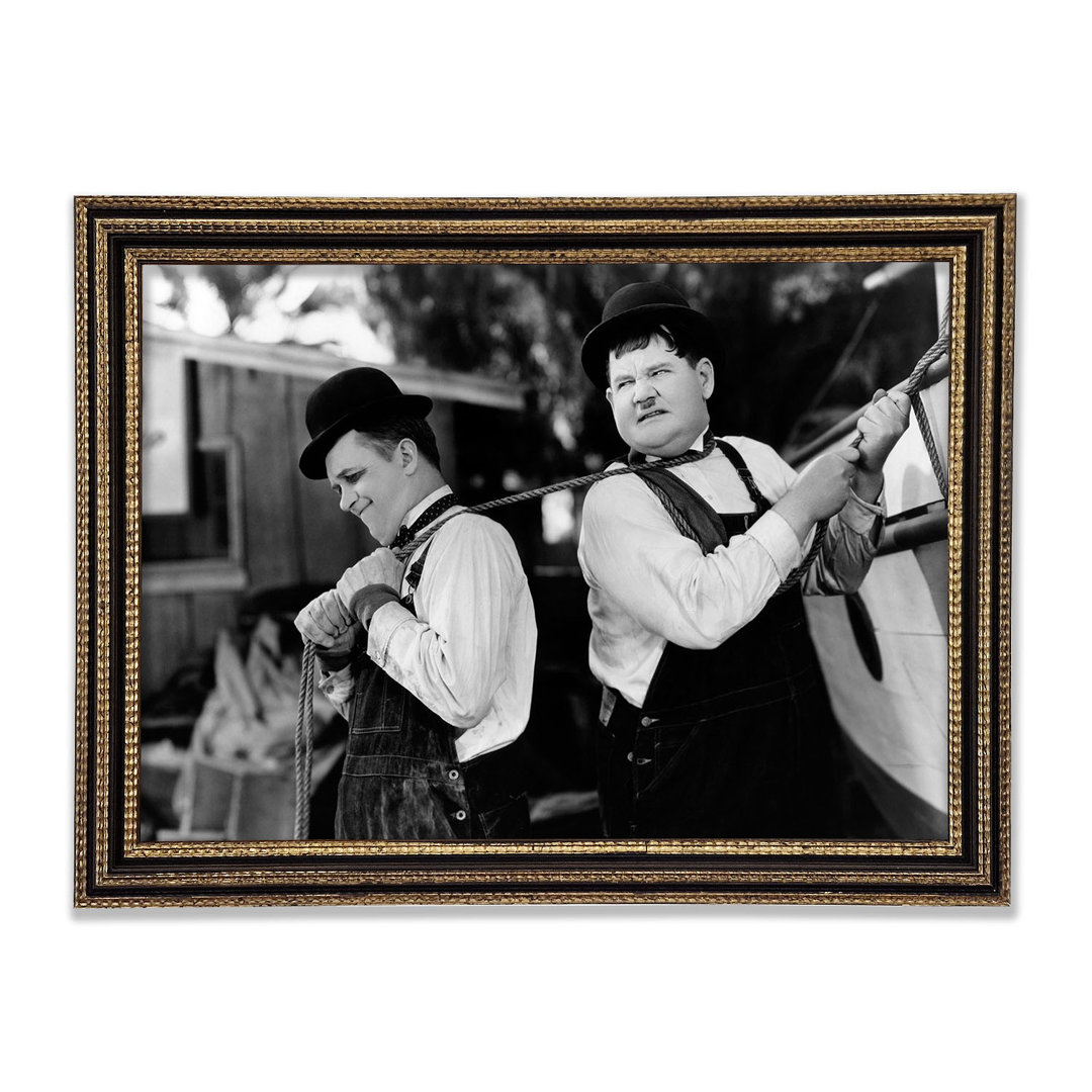 Laurel und Hardy Heave Gerahmter Druck