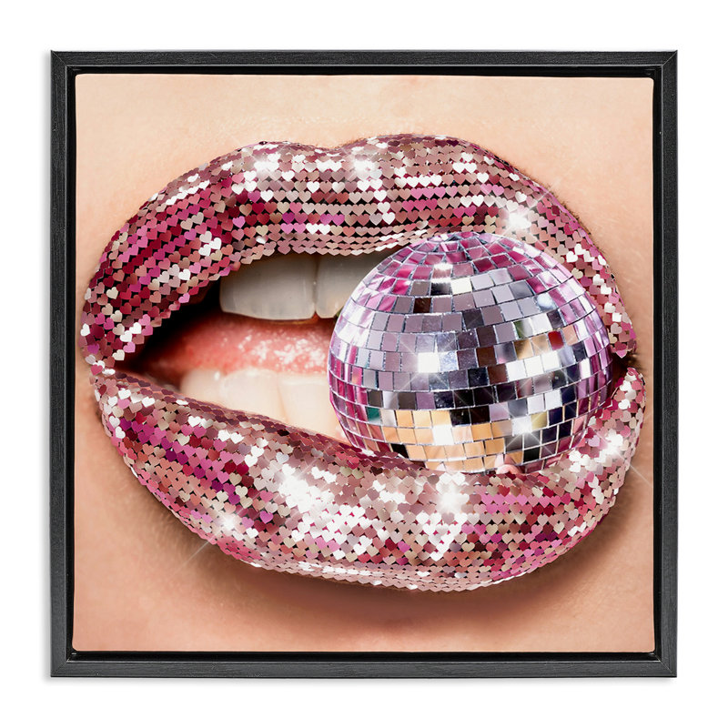 "Biting Disco Ball", encadrée par Ziwei Li, Cadre flottant noir de jais, H 18 po x l 18 po
