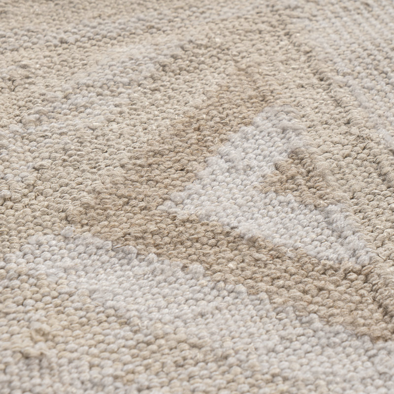 Area Rug in Ivory/Oatmeal