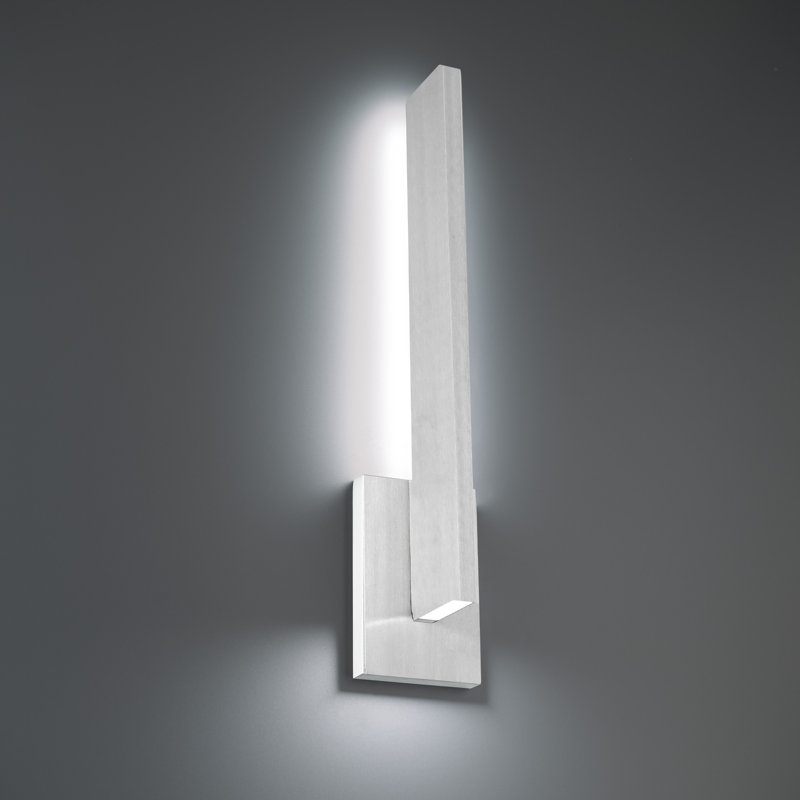 Sleek Mako LED Outdoor Wall Sconce in Brushed Aluminum