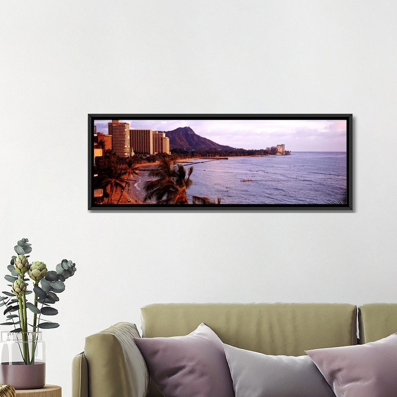 Plage panoramique de Waikiki, Oahu, Hawaï, reproduction de photo sur toile, H 12 po x l 36 po x P 1,5 po, Cadre noir
