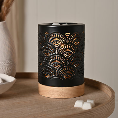 Surjeet Ceramic Table Lamp
