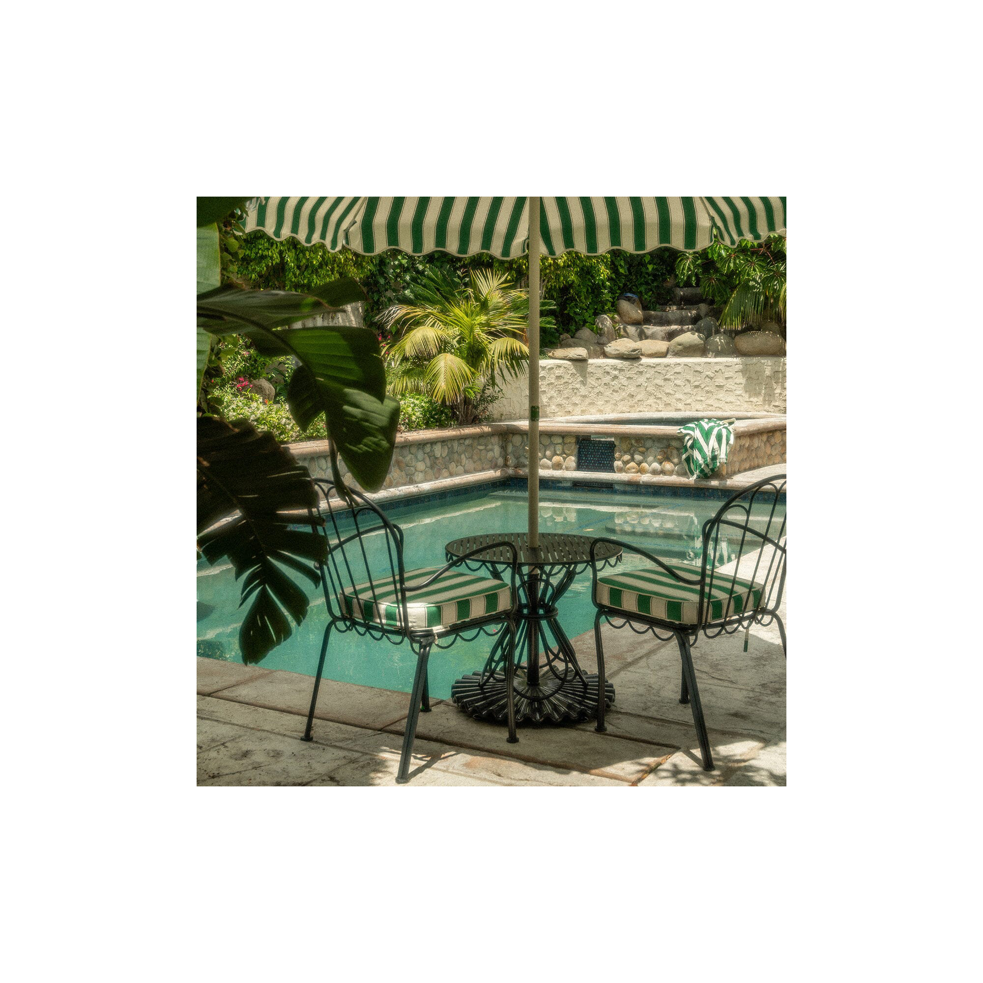The XL Clamshell Base - 90 Lbs, Black