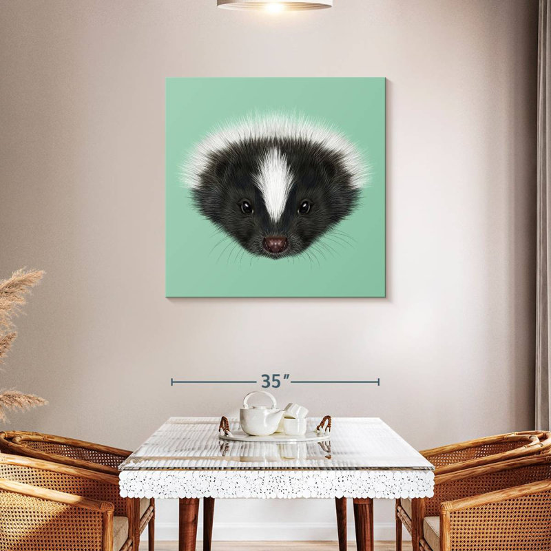 Crowle Skunk Head, 36" H x 36" W