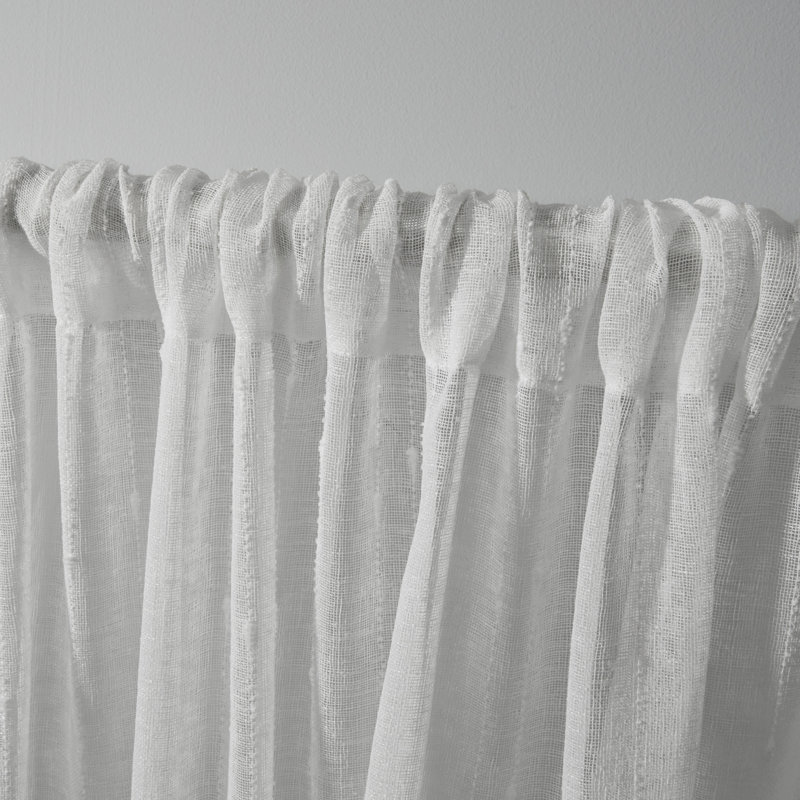 Paire de rideaux transparents avec passe-tringle Noyes, L 54 po x L 63 po, Flocons de neige