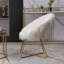 Chaise d'appoint rembourrée en fausse fourrure Slatina