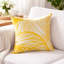 Housse de coussin Gey, housse d'extérieur jaune et feuille blanche carrée 20 pouces-122359198