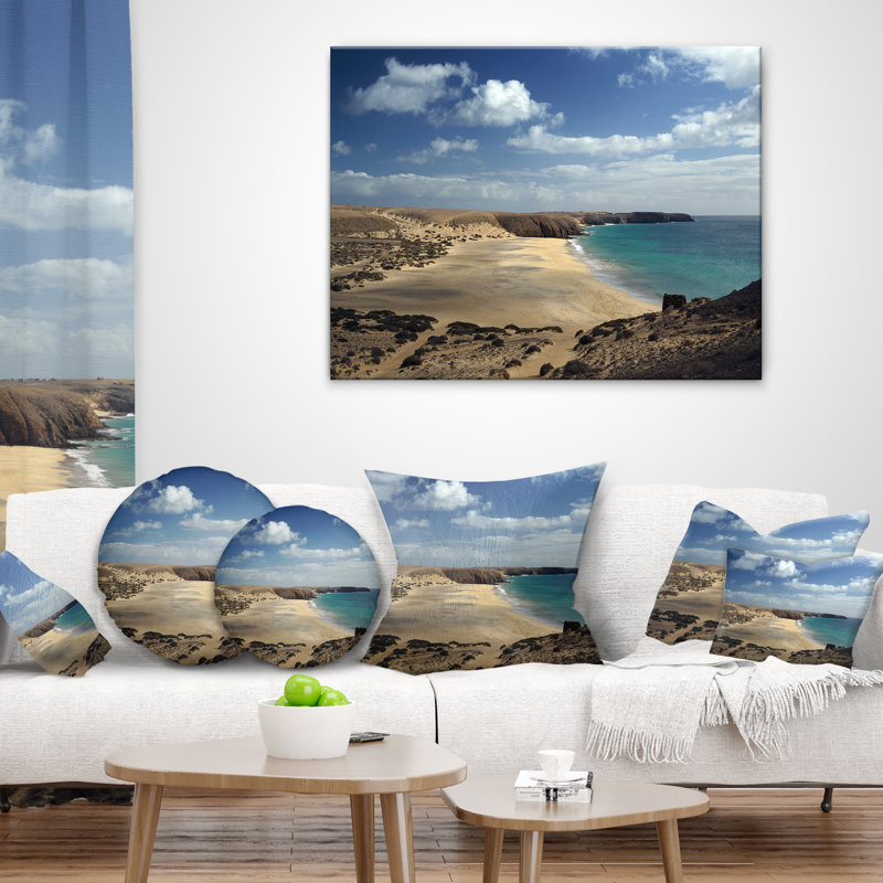 Coussin Bright Seashore avec Blue Waters - Sea & Shore, 16 po x 1 po, Coussin décoratif