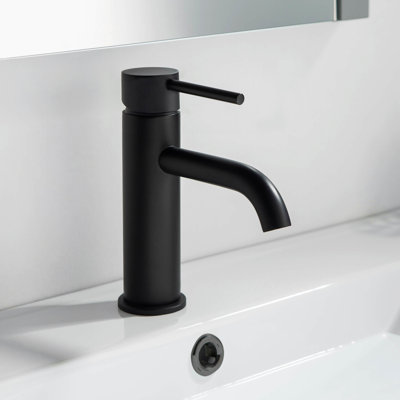 Single Handle Bathroom Sink Faucet with Pop Up Drain