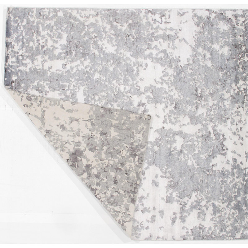 Matzke Silk Area Rug in Gray