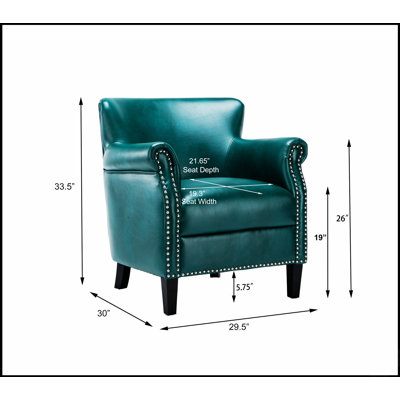 Luxueux fauteuil club avec un tissu doux semblable au cuir et une finition cloutée matte classique, combinant confort et élégance pour tout espace de vie.