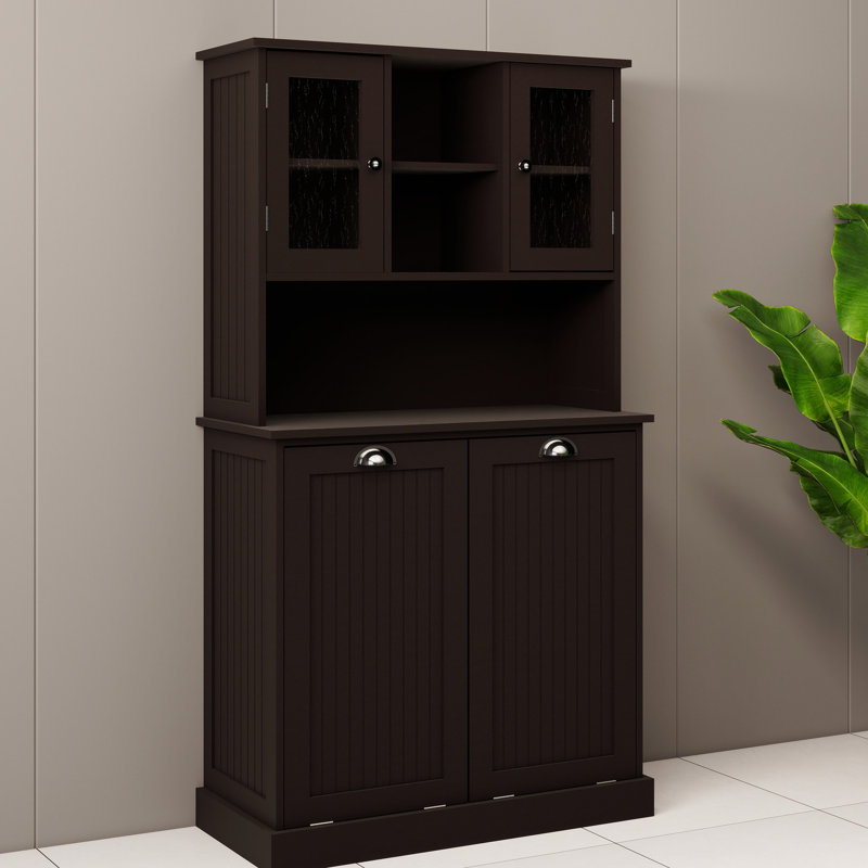 Armoire de salle de bain inclinable - noire. Fabriqué avec E1,. Capacité de charge de 150 lb. Économisez de l'espace grâce aux tablettes réglables. Gardez le linge dans des sacs amovibles. Poignée carrée simple mais élégante. Enduit brillant