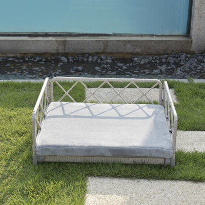 Lit pour chien de taille moyenne - eau avec rembourrage confortable, structure surélevée, intérieur et extérieur, taille d'animal gris (26 à 40 lb), coussin respirant, et
