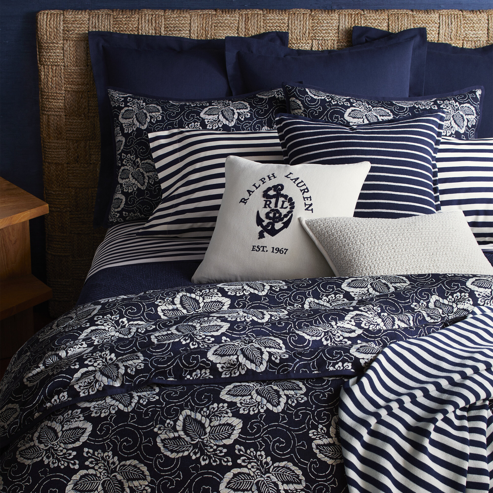 ANNI JACQUARD VELVET NAVY BLUE LINEN Scalamandre