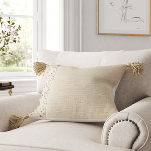 How to Mix Decorative Pillows (+ 20 guaranteed-to-look-good combinations) -  Emily Henderson