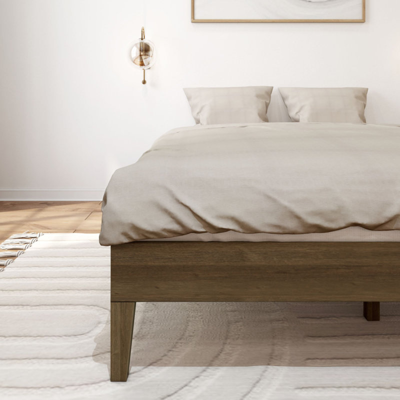 Lit plateforme en bois massif Arikah, Noyer mat, Grand