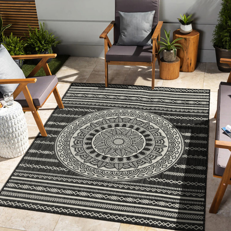 Tapis anthracite de la collection Sunshine Collection Gchar2017 - 2,7 pi X 7,3 po en polypropylène, teinté, pour plancher d'extérieur 2 7 po 3 zones