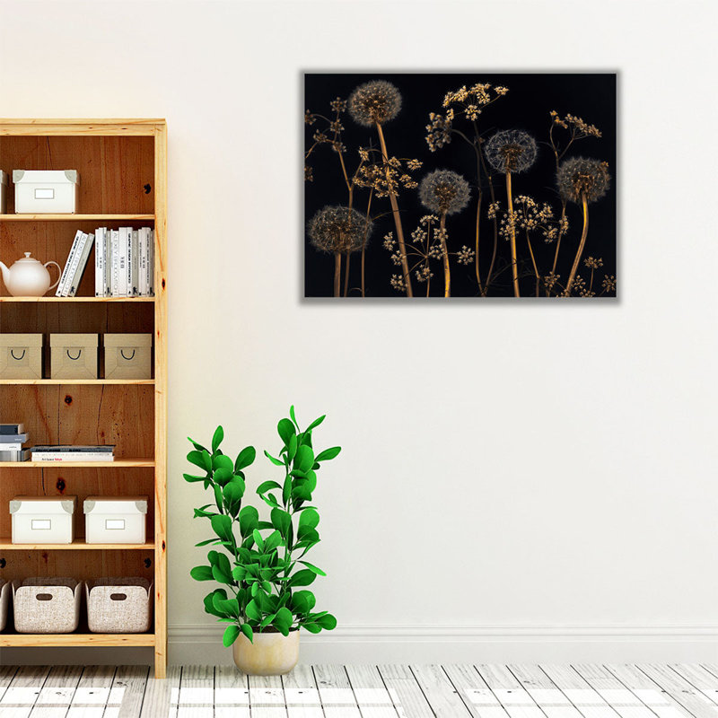 «Meadow Flowers On Black 1», reproduction d'art sur toile, H 12 po x l 16 po