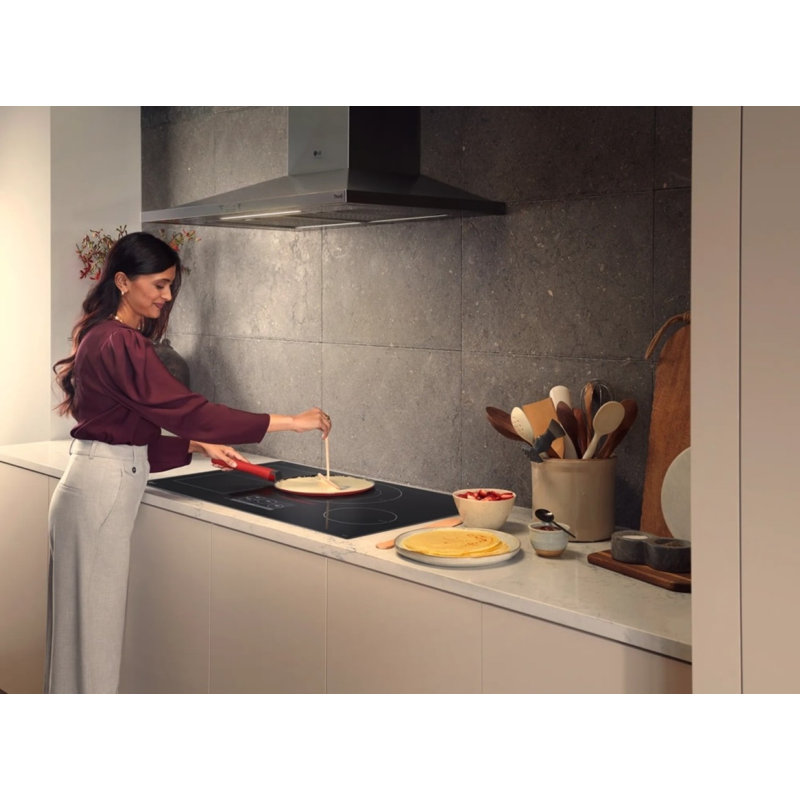 LG STUDIO 30” Induction Cooktop With 4 Burners And Flexible Cooking Zone