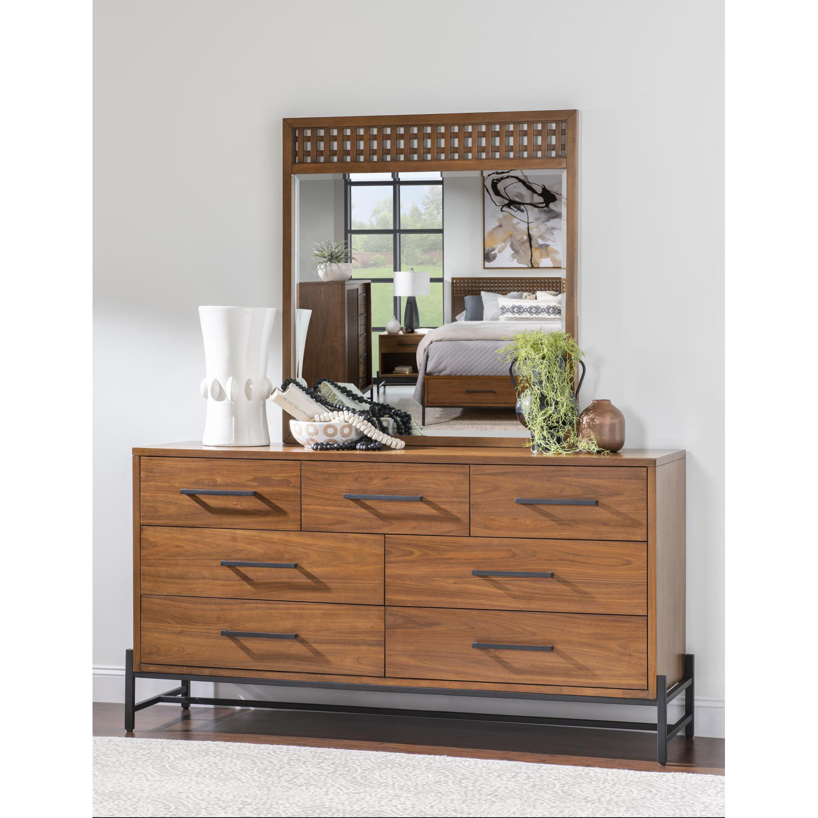 Kitchings Dresser (7 Drawers W/ Sliding Jewelry Tray)