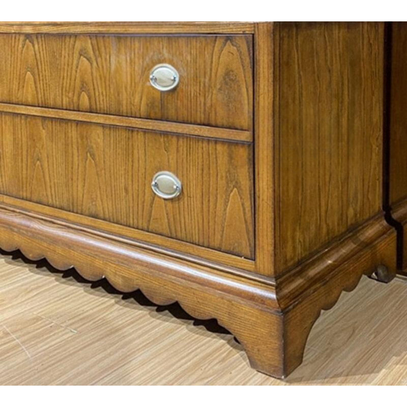Commode d'appoint style ancien style rétro