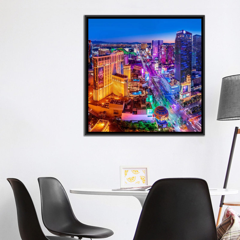 Las Vegas Neon Boulevard - reproduction d'art murale encadrée, H 37 po x l 37 po, Reproduction encadrée sans passe-partout